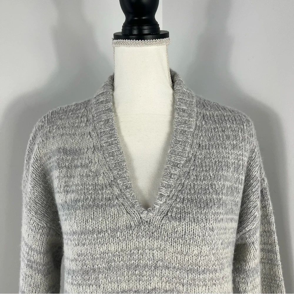 Naadam chunky knit merino wool cashmere v neck sweater - Picture 2 of 6